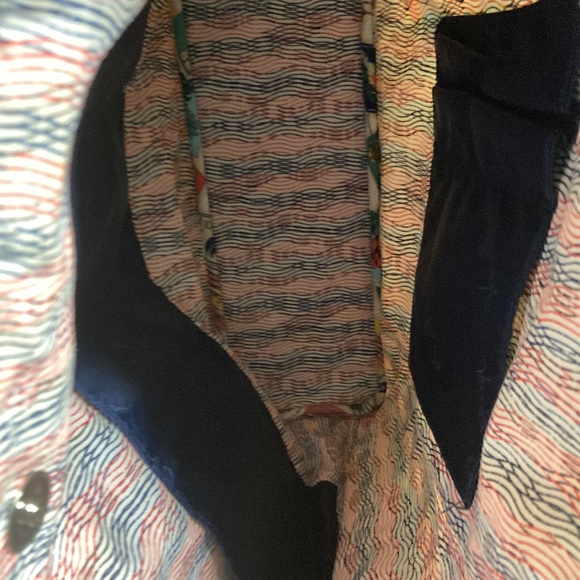 Vera Bradley Cuban Stamps Pattern Tote - Picture 13 of 14